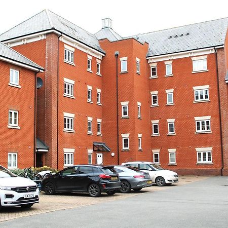 Lovely Modern Apartment Close To Town Centre Lexden Bagian luar foto